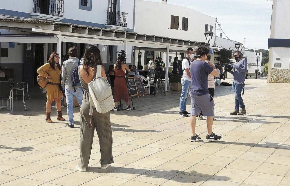 Los vecinos de Formentera salen a la calle