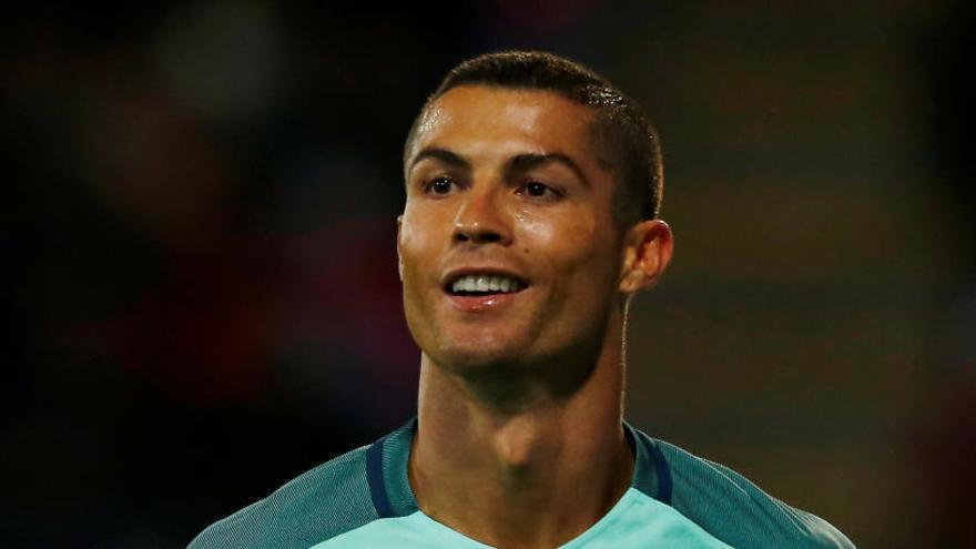 Ronaldo, padre de gemelos, según afirma la prensa lusa