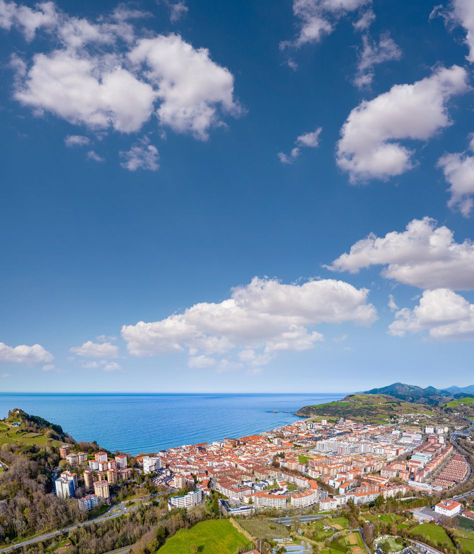 Así es la ciudad que visita Karlos Arguiñano todos los años para comer.
