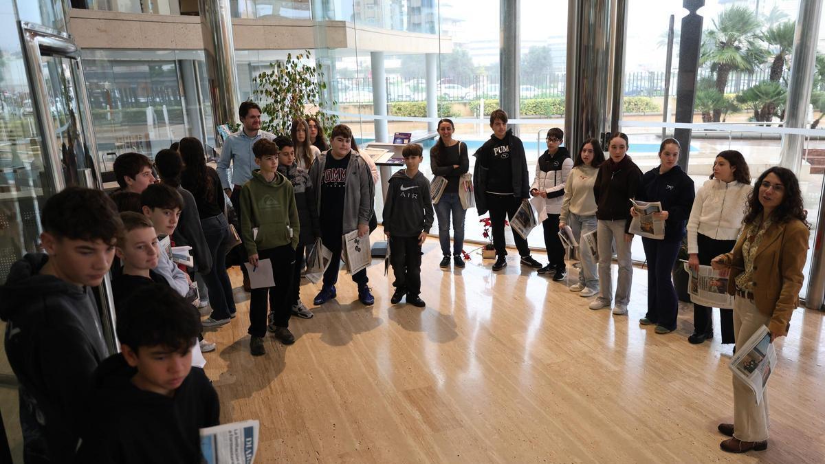 Els alumnes de segon d’Educació Secundària de l’institut Sant Agustí visiten Diario de Ibiza.