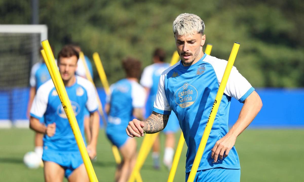 Ximo Navarro, en un entrenamiento del Córdoba CF, esta temporada.
