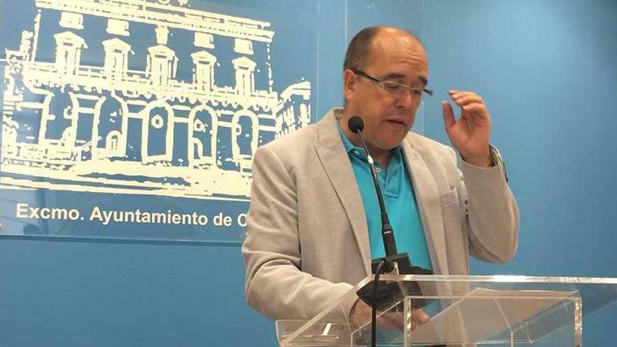 El Ayuntamiento de Cáceres repintará los aparcamientos de las personas con discapacidad