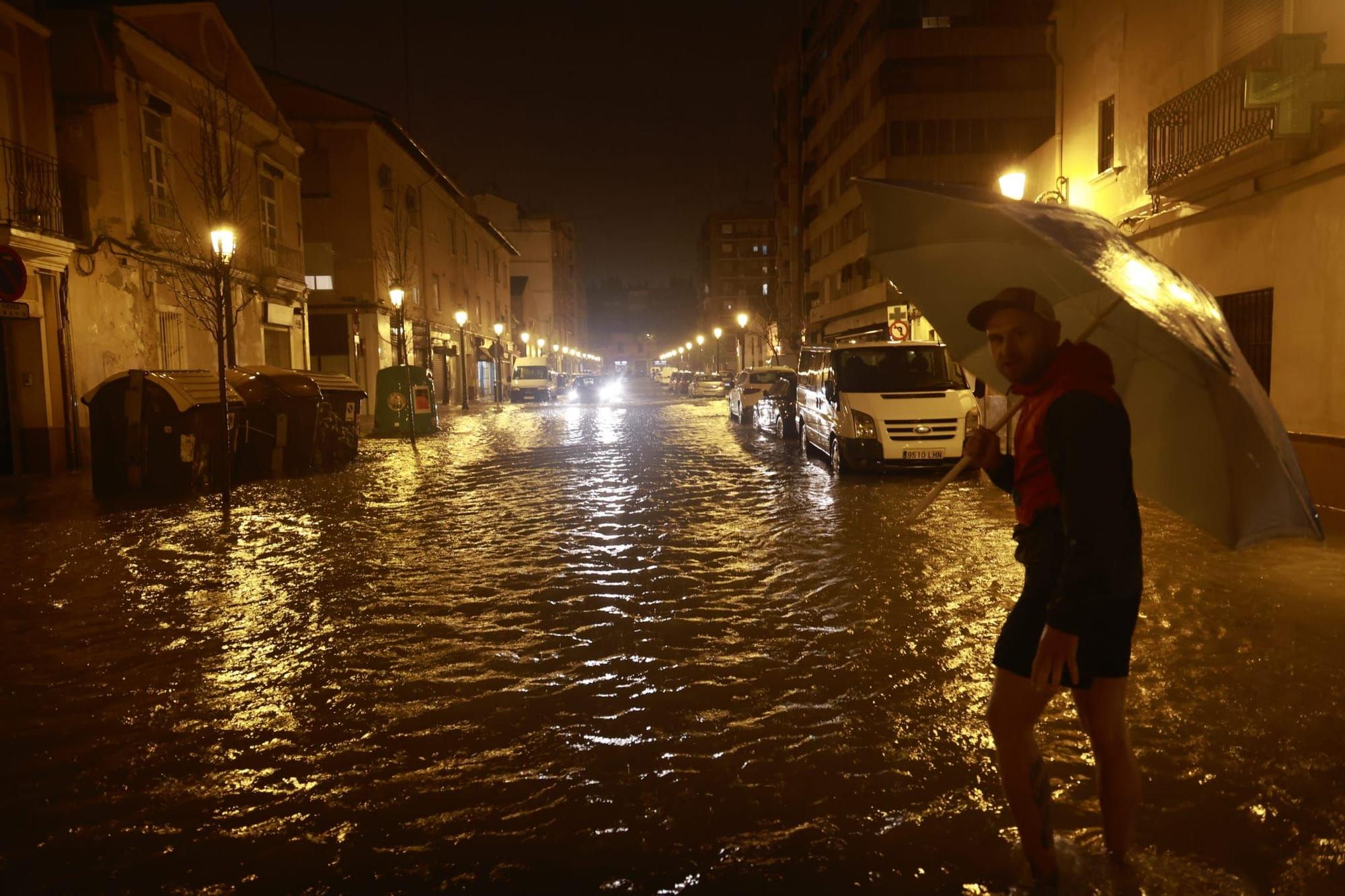 Las lluvias torrenciales descargan con fuerza sobre Valencia