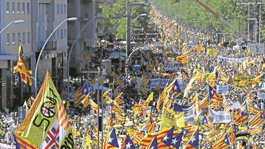 Multitudinaria manifestación para reclamar la libertad de los presos