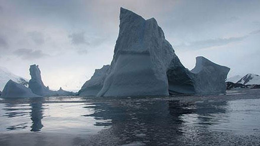 Un iceberg milenario, a punto de desaparecer.