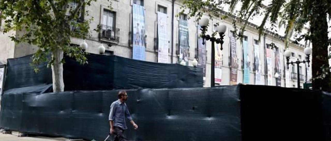 Urbanismo paraliza las obras del bar del Teatro Principal por dañar la fachada