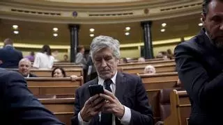 El CNI avisó a Interior del riesgo de "asalto por valla y mar" a Ceuta horas antes con mensajes telefónicos