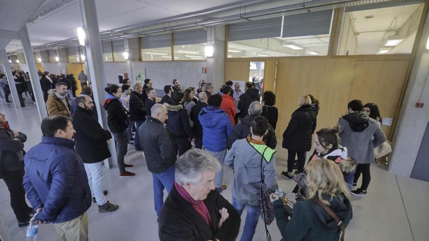 2.500 aspirantes se examinan para 82 plazas de Correos en Balears