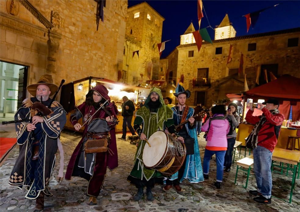 Las imágenes del arranque del Mercado Medieval de las Tres Culturas en Cáceres