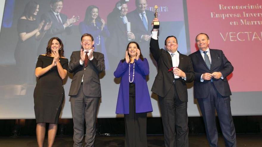 Antonio Arias, tras recoger el premio en la Noche de la Economía Valenciana