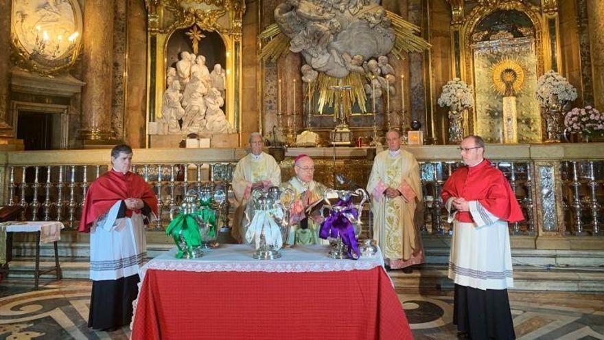 El arzobispo de Zaragoza recupera la misa crismal en la mañana del Jueves Santo