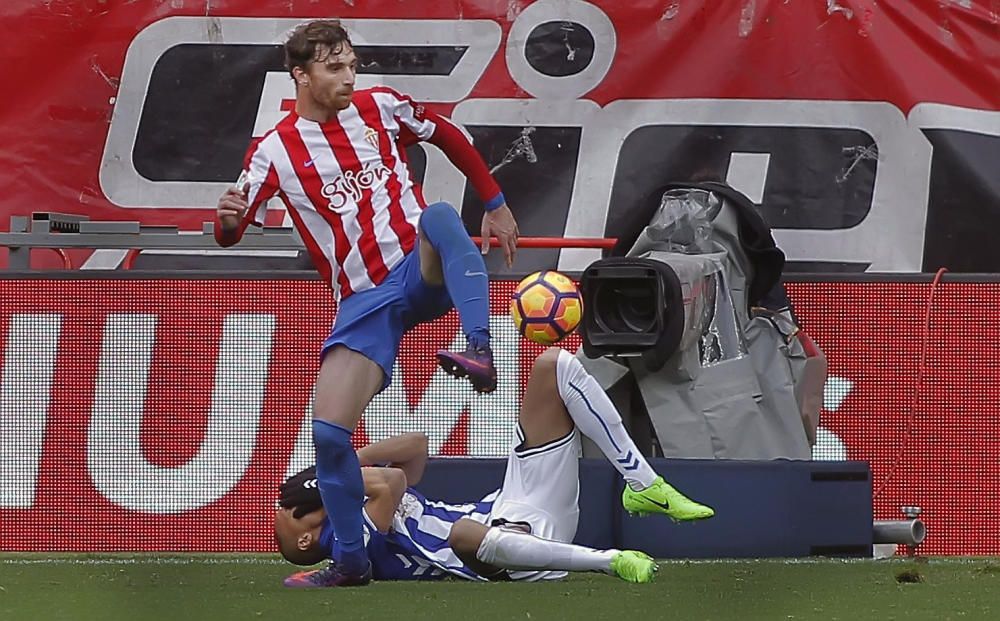 El partido entre el Sporting y el Alavés, en imágenes