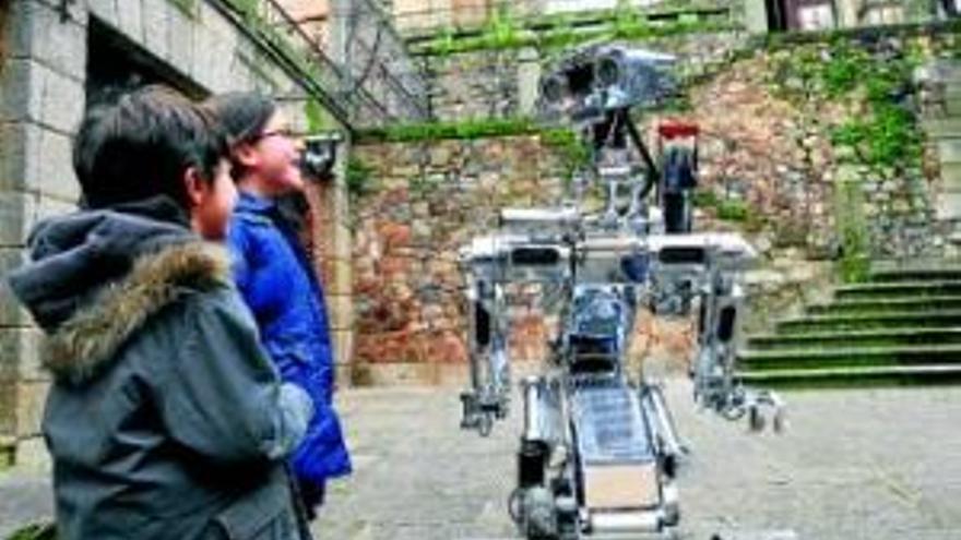 Un robot, protagonista de ´Cáceres interactiva´