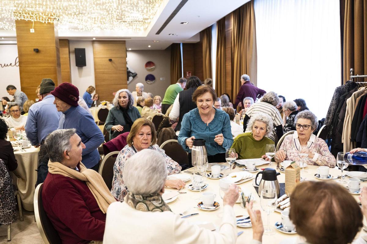 El hotel Don Manuel de Cáceres acogió este sábado el acto de apertura del año de la Asociación de Amigos del Centro de Cirugía de Mínima Invasión