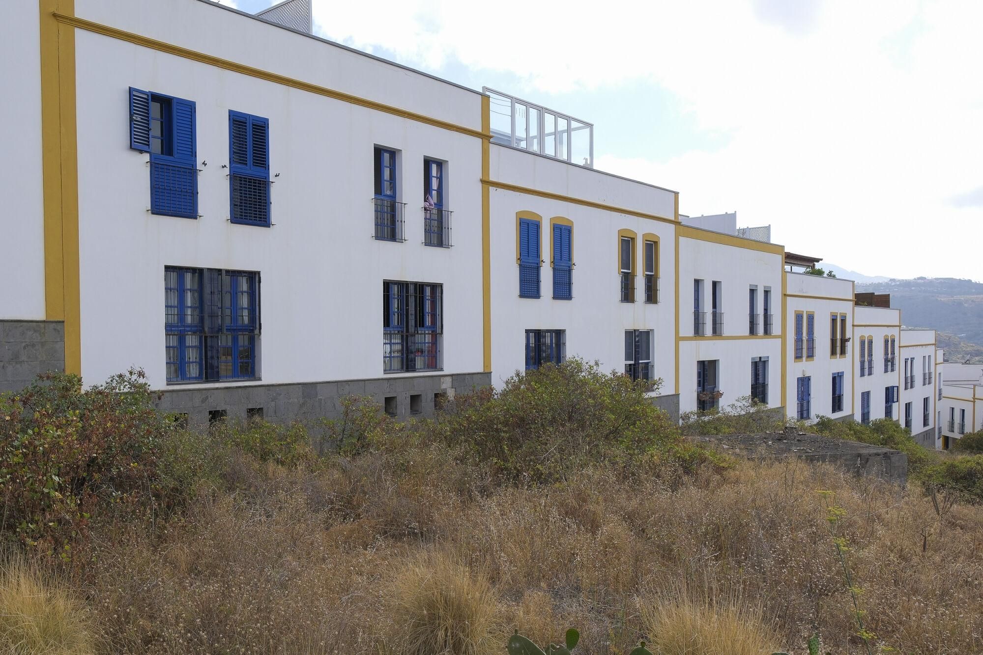 Hallan los cadáveres de una pareja en una vivienda de El Zardo