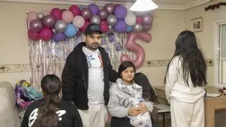 Tres hijas, embarazada y quince días para abandonar el piso: la historia del desahucio de Sergio y Mari Cielo en Alicante