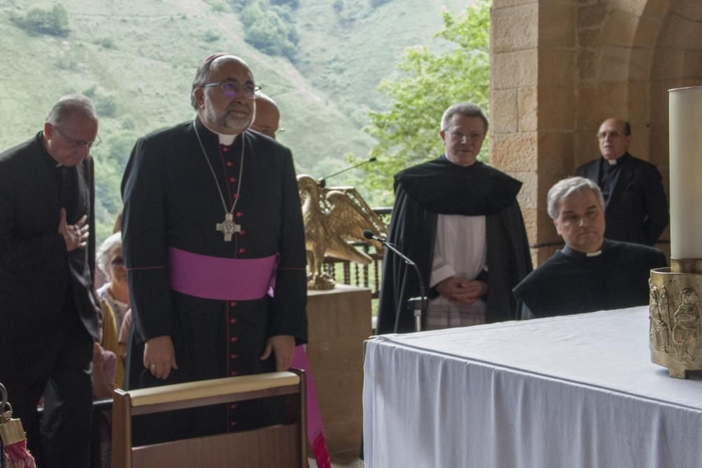 El Arzobispo de Oviedo, en Covadonga