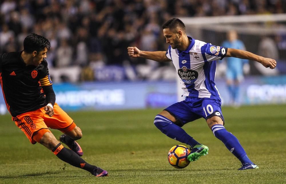 Un Çolak notable librea el ataque con un gran gol y un error suyo propicia el empate (1-1).