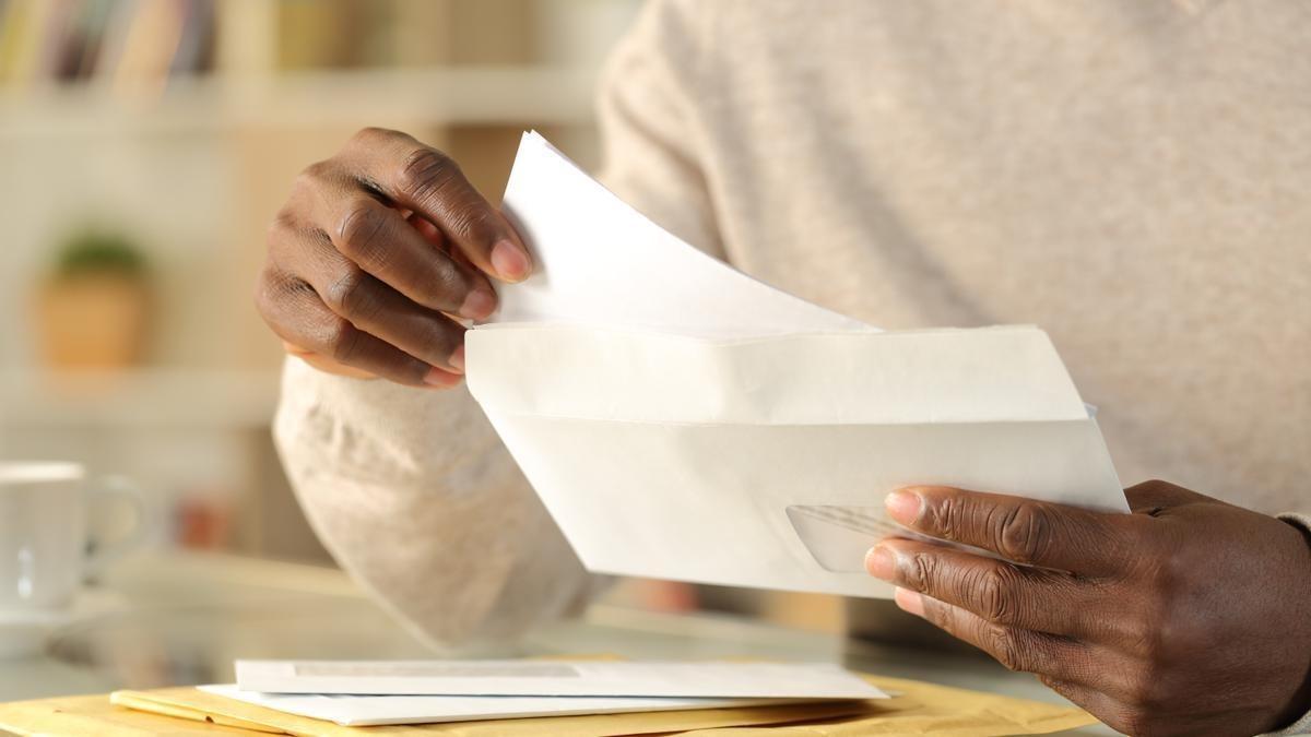 Cartas del Gobierno: empiezan a enviar casi 3 millones de misivas; si la recibes, ábrela enseguida.