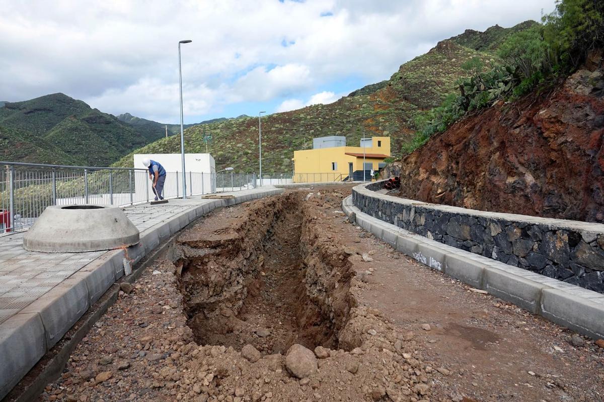 Obras de la ampliación de la carretera de El Suculum.