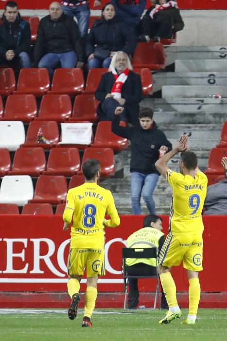 El partido entre el Real Sporting y el Cádiz, en imágenes