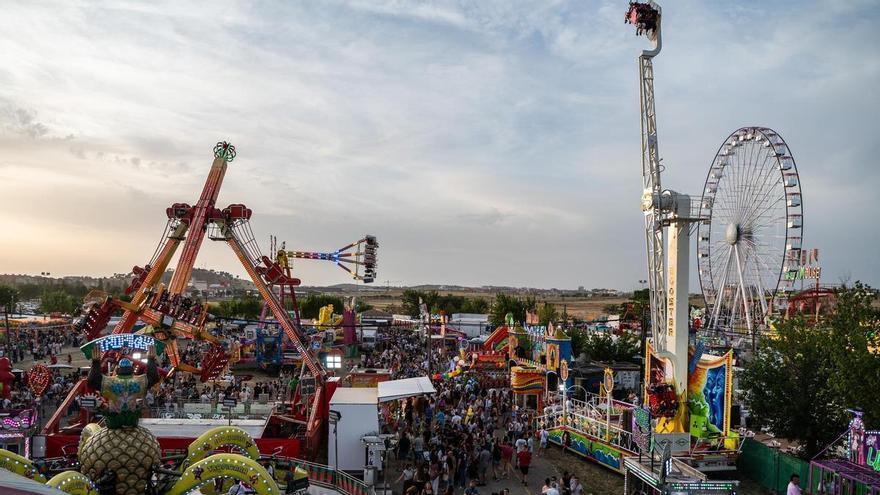 Vídeo | Familias cacereñas disfrutan del Día del Niño en la Feria de Cáceres