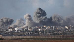 Israeli strikes on Gazas al-Shujaia district