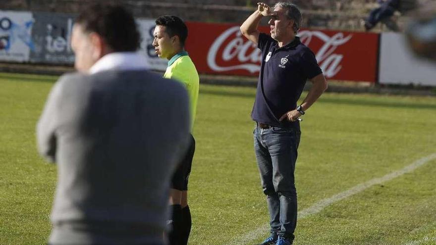 Oli Álvarez durante el partido del domingo ante el Valdesoto en Miramar.