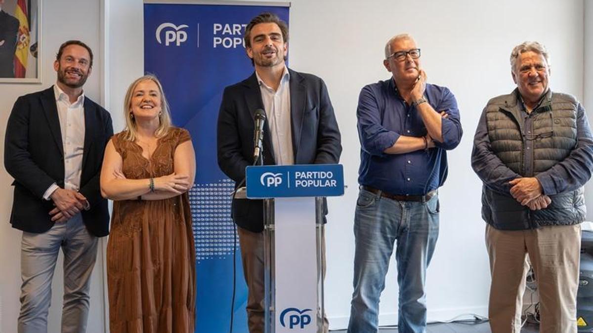 Acto inaugural de la nueva sede del PP de Culleredo.