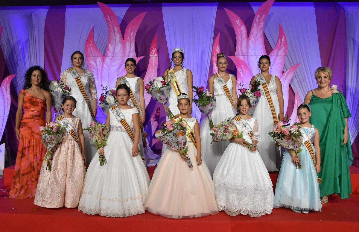 Las reinas Natalia Palazón y Laia Pérez, y sus damas de honor de Pinoso de la Feria y Fiestas 2026.