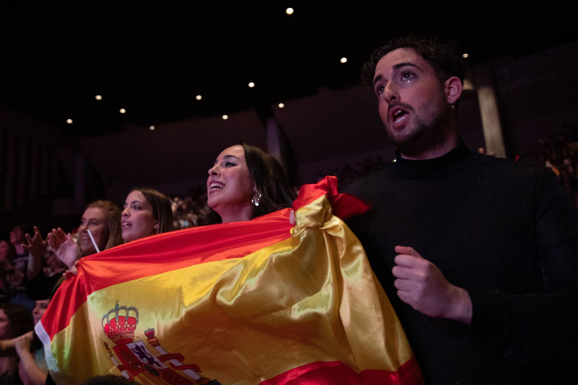 Eufòria a Olesa després de conèixer la tercera posició de Chanel Terrero a Eurovisió