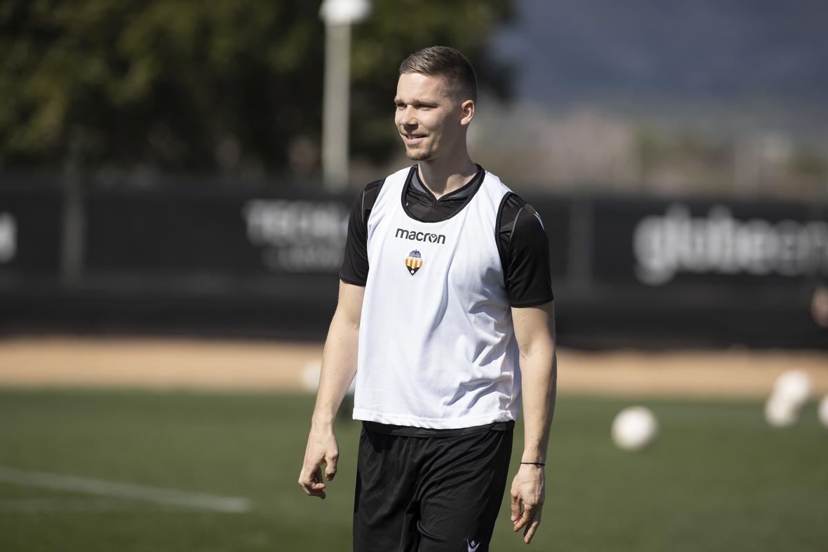 Roland Baas, en un entrenamiento con el CD Castellón.