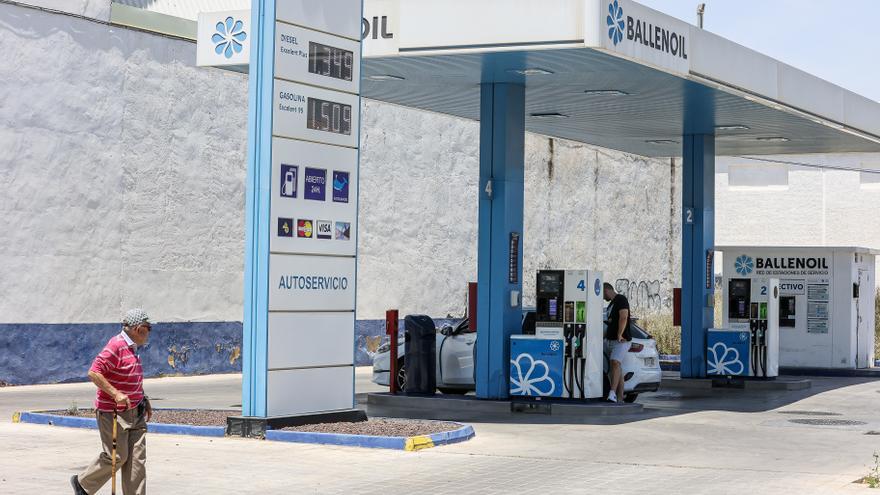 Una de cada cuatro gasolineras de la provincia de Alicante ya es low cost