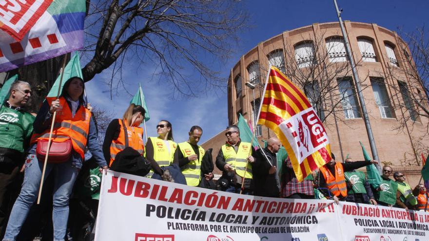 Els policies locals podran avançar l&#039;edat de la jubilació a partir del gener