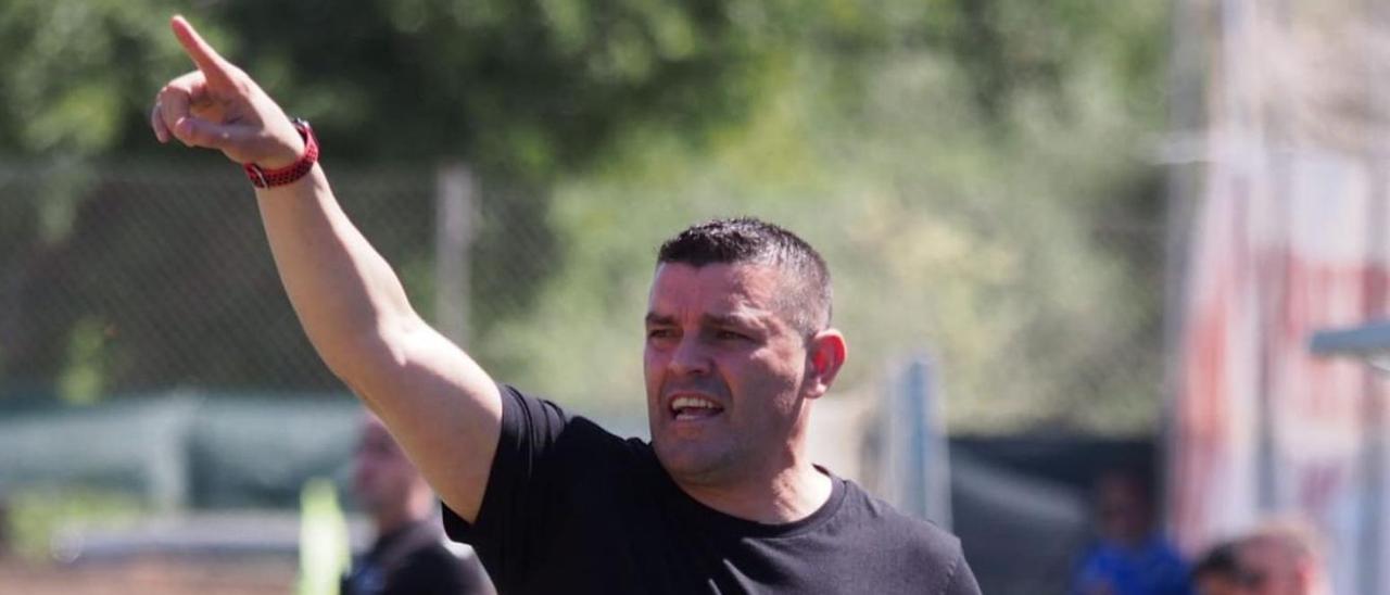 Xavier Molist, entrenador del Sant Andreu, durante un encuentro de Liga. |Cedida