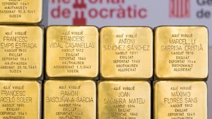 El Memorial Democràtic instal·la 11 peces Stolpersteine a Figueres