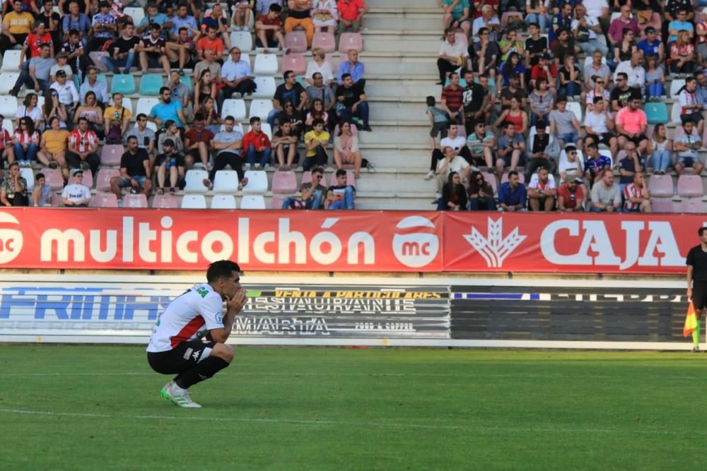 Los jugadores del Zamora CF lamentan la derrota