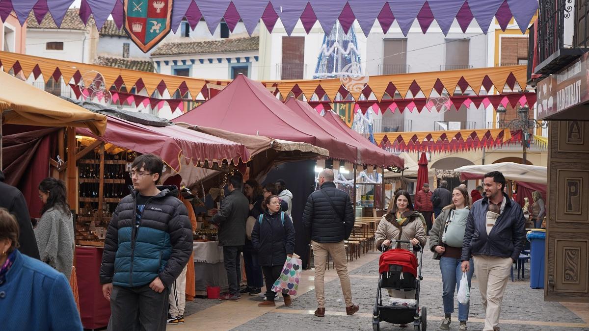 El Mercado Medieval de Xàtiva abre sus puertas con 70 puestos y una exposición de instrumentos de tortura