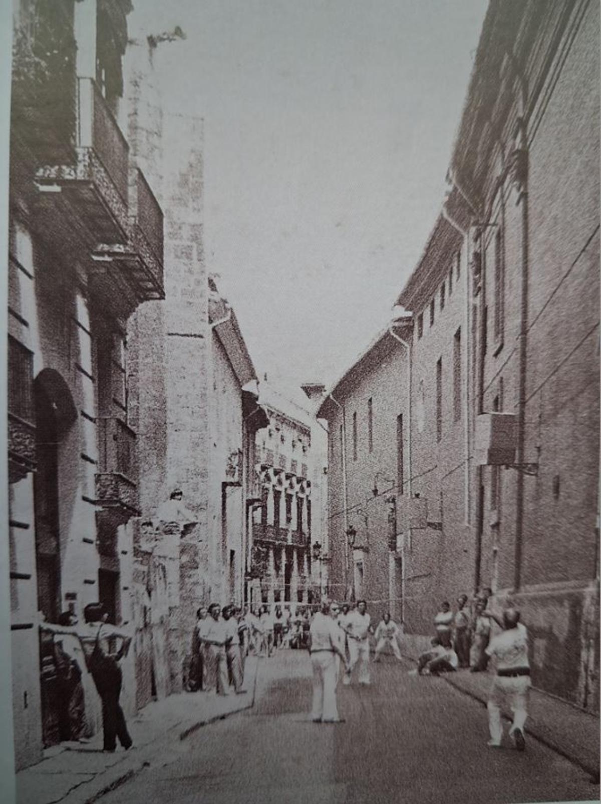 Partida de Galotxa en las calle Trinquet de Cavallers, años ochenta.