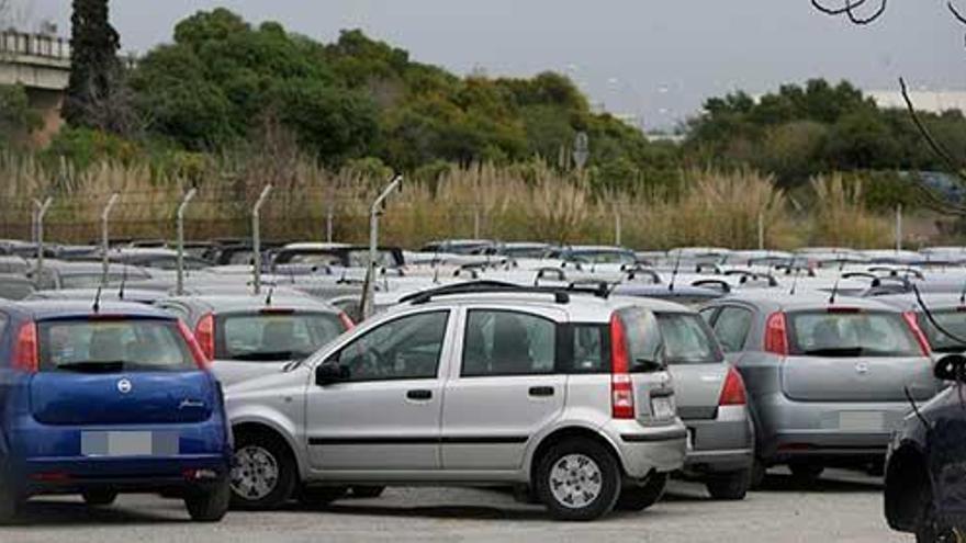 Los malos humos se disparan: Mallorca tiene 200.000 coches más que a principio de siglo