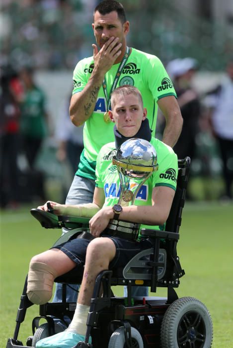 Primer partido del Chapecoense tras el accidente aéreo.