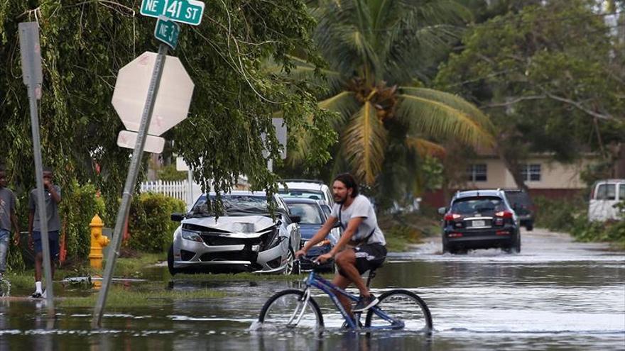 Defensa moviliza a 15.000 efectivos en Florida tras el paso del huracán ‘Irma’