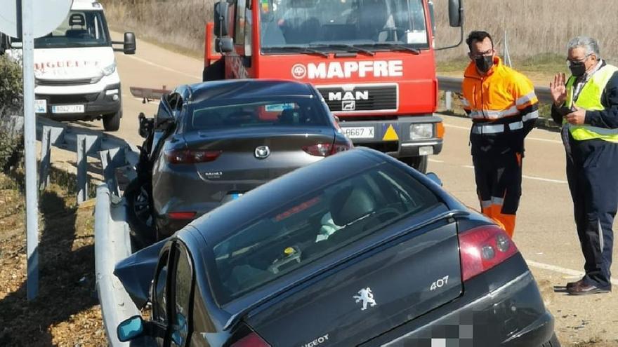 Uno de los coches siniestrados