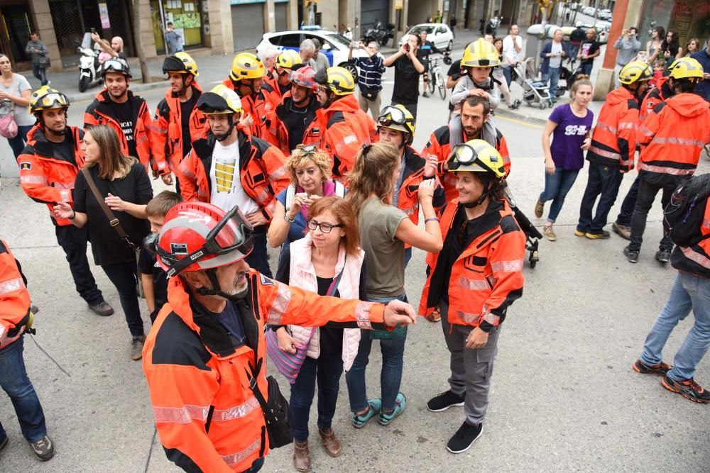 Multitudinària manifestació contra la violència a Manresa