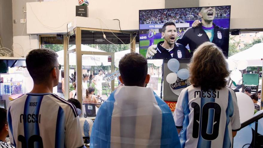 Así se vivió en Gijón la semifinal del Mundial entre Inglaterra y Argentina
