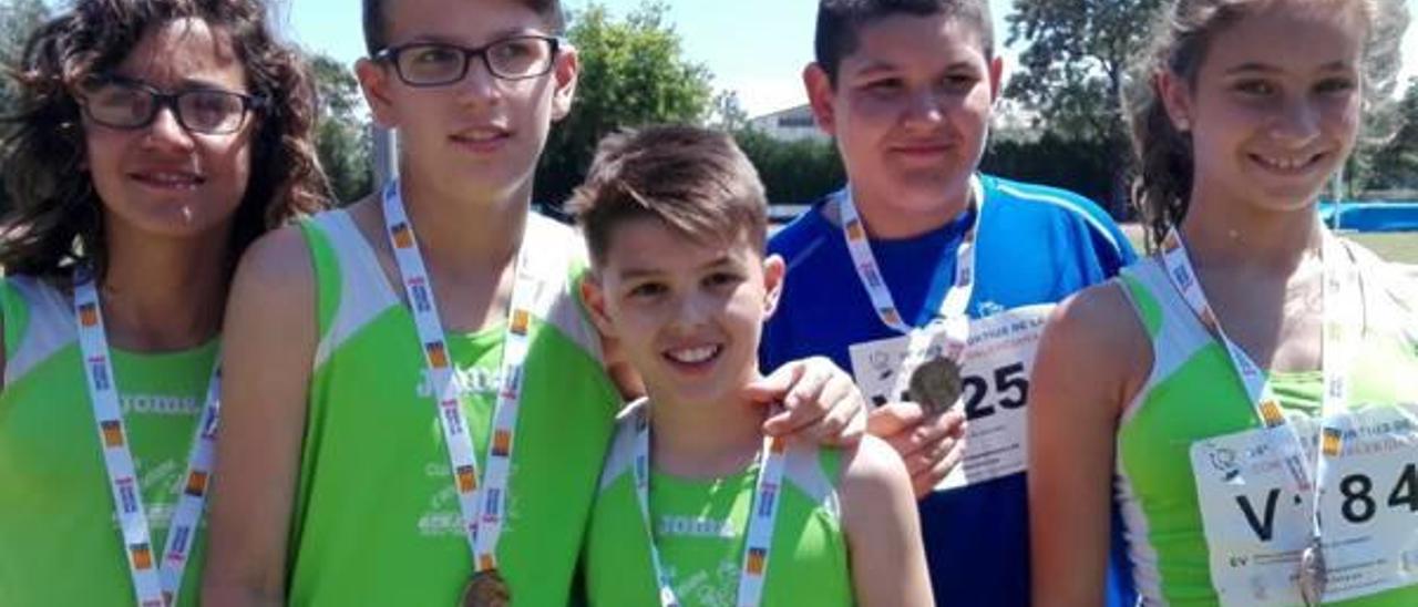 Los atletas de Alzira se cuelgan cinco medallas