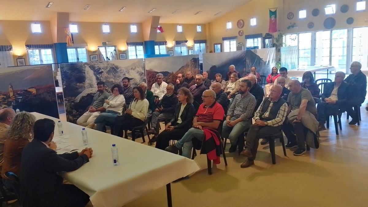 Reunión con alcaldes y concejales de afectados por la supresión de paradas en Sanabria.