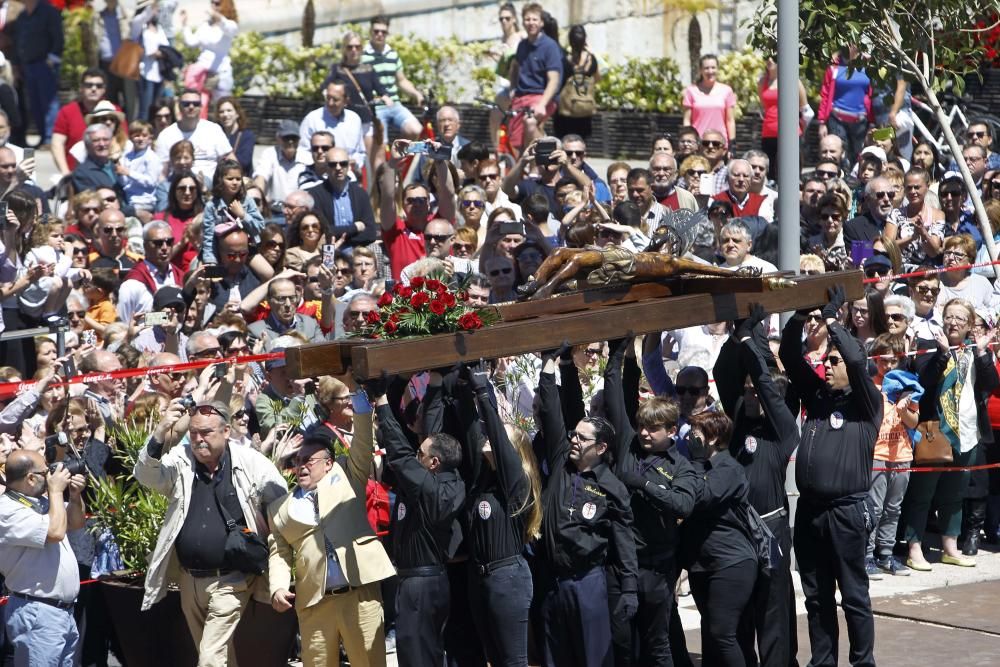 El Cristo del Grao recorre las calles de Poblats Marítims