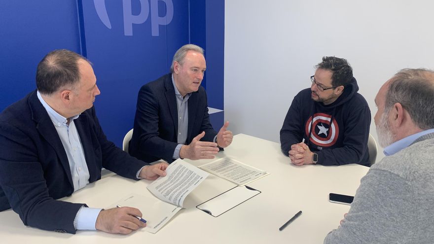Alberto Fabra se reúne con el sector de la peluquería para promover mejoras fiscales