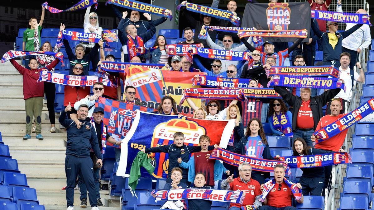 La afición del Eldense está volcada con el equipo.